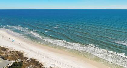 30A Grayton Beach, Pool, Bikes, Free Shuttle to Beach, 3 Bedrooms Plus Loft