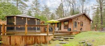 Clear Bay Cabin
 Pet friendly log cabin, private 1.3 acres  beach 4 min. drive.