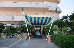 Front of property - HOTEL DEI CORALLI (Marina di Campo)