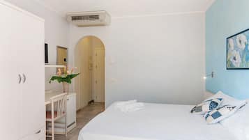 Standard Double Room | In-room safe, desk, free WiFi