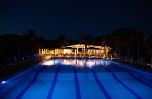 Seasonal outdoor pool