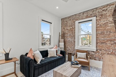 The Main St. Oasis - Heart of Downtown Madison - Steps from Shopping & Dining