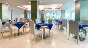 Daily continental breakfast (EUR 10 per person)