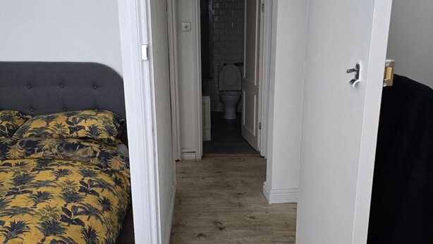 Room - Room-ground Floor two Bedroom Flat (London)