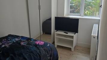 Shared Dormitory, 1 Bedroom, Smoking, Patio | 1 bedroom