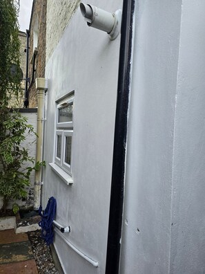 Exterior detail - Room-ground Floor two Bedroom Flat (London)