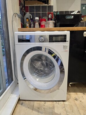 Shared Dormitory, 1 Bedroom, Smoking, Patio | Bahagian dalam