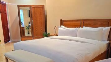 Deluxe Double Room, Garden View | Iron/ironing board, free WiFi