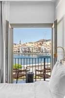 Luxury Double or Twin Room, Balcony | In-room safe, laptop workspace, blackout drapes, soundproofing