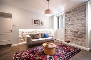 Comfort Apartment, 1 Bedroom | In-room safe, soundproofing, iron/ironing board, free cribs/infant beds