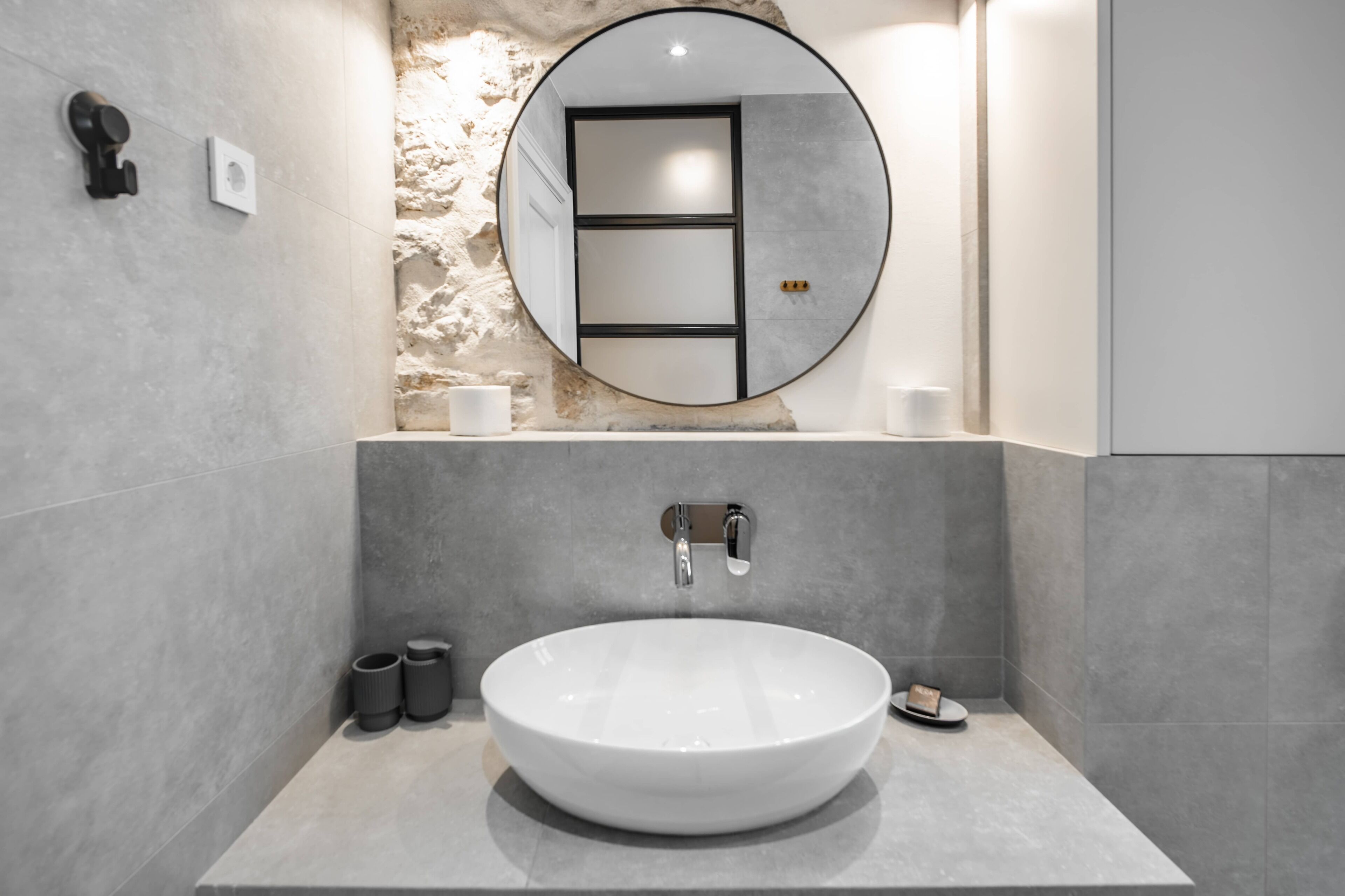 Design Studio | Bathroom | Free toiletries, hair dryer, slippers, towels