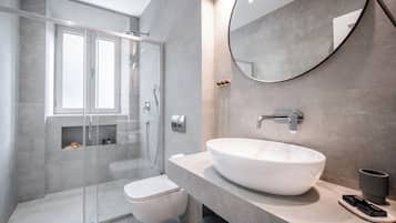 Articles de toilette gratuits, sèche-cheveux, chaussons