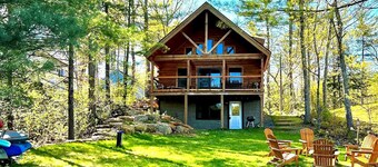 Modern & Cozy Lakefront Cabin: Rustic Charm and Serene views