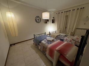 2 Schlafzimmer, Bügeleisen/Bügelbrett, Reisekinderbett, WLAN