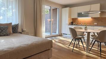 3 bedrooms, iron/ironing board, travel crib, free WiFi