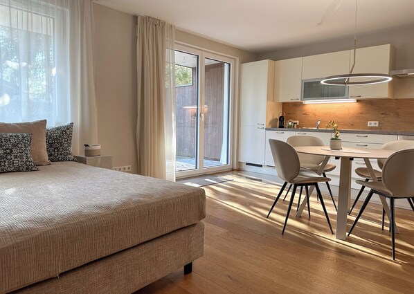 3 bedrooms, iron/ironing board, travel crib, free WiFi