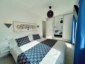 2 chambres, fer et planche à repasser, Wi-Fi, draps fournis