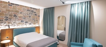 "Moonlight Serenade" - Entire Villa in the historic center of Korça.