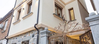 "Moonlight Serenade" is a charming Villa in the historic center of Korça.