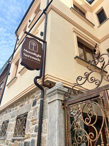 "Moonlight Serenade" - Entire Villa in the historic center of Korça.