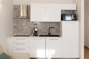 Superior Apartment, 1 Bedroom | Private kitchen