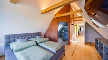 3 slaapkamers, een strijkplank/strijkijzer, reisbedje, wifi