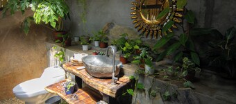 Malaya Lodge⎯ Romantic off grid cabin near Panama City