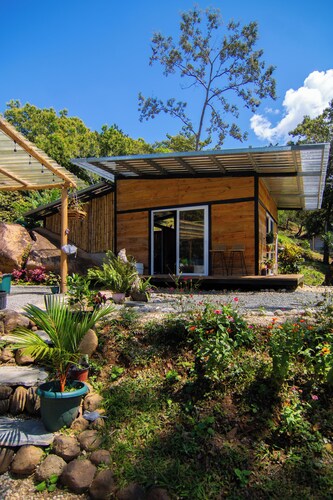 Malaya Lodge⎯ Romantic off grid cabin near Panama City