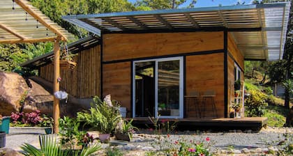Malaya Lodge⎯ Romantic off grid cabin near Panama City