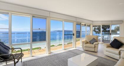 Villa Maris- Beachfront Bliss in Soldiers Point
