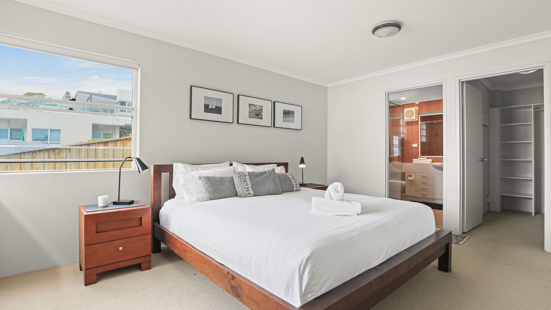 3 bedrooms, bed sheets
