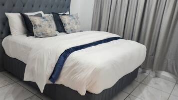 3 bedrooms, in-room safe, iron/ironing board, WiFi