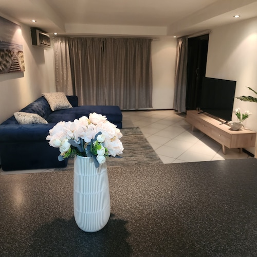CENTRAL 3-BEDROOM  IN HEART OF SANDTON CITY