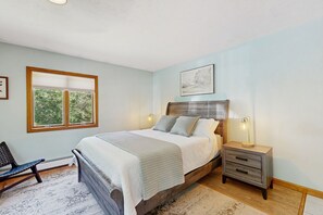 3 bedrooms, iron/ironing board, Internet, bed sheets - Serene Hilltop Home with Breathtaking Mountain Views, Fireplace, and Wifi (Naples)