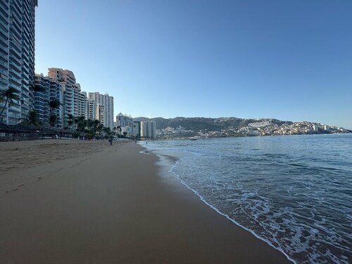 Beautiful view and charming apartment. 5 min from the beach.