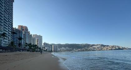Beautiful view and charming apartment. 5 min from the beach.