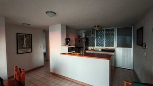Unclassified image, 4 of 8, button
