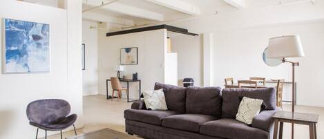 Smart-tv, boeken en een stereo