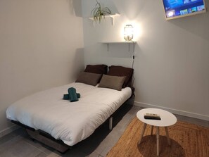 熨斗/熨衣板、WiFi、床单