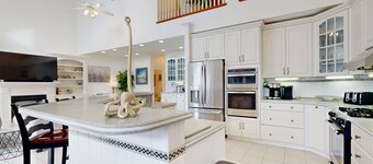 Spacious 5 bedroom, waterfront home w/grill, firepit, full kitchen & shared pool