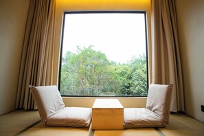 Familien-Dreibettzimmer, Gartenblick