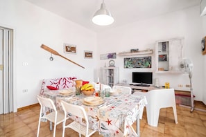 Standard Villa, 2 Bedrooms, Terrace (Dimora Del Mare - Villa with Garden) | Dining