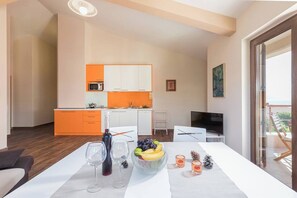 Dining - ORANGE - E&T apartments with a beautiful pool (Rabac)