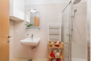 Hair dryer - RED - E&T apartments with a beautiful pool (Rabac)