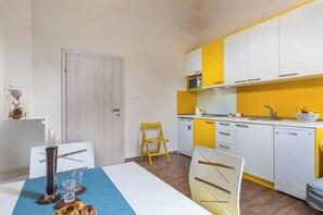Refrigerador, microondas y lavavajillas 