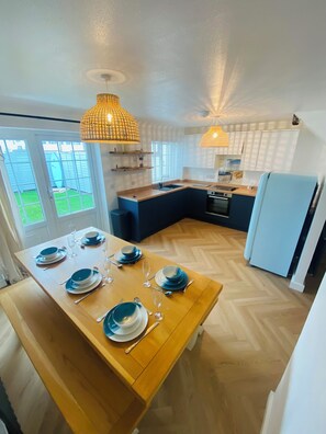 Private kitchen - Mermaid Cove - perfect beach holiday for familys (Portreath)