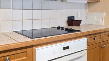 茶具/咖啡用具、微波炉、烤箱、炉灶