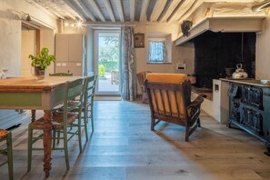 Ferienhaus, Terrasse, Gartenblick | Esszimmer