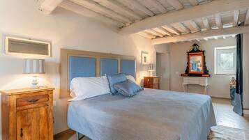 House, Patio, Garden View | Free WiFi