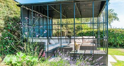 Freshfields, a Countyside Retreat for 8!